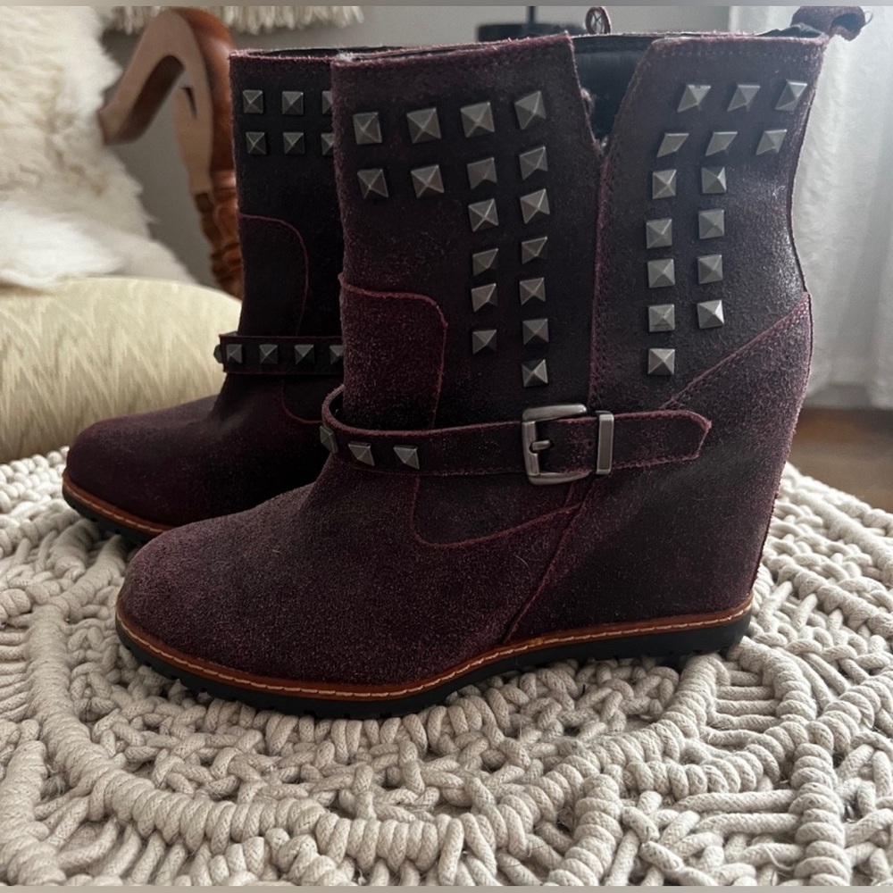 Sketchers booties! Womens 7.5